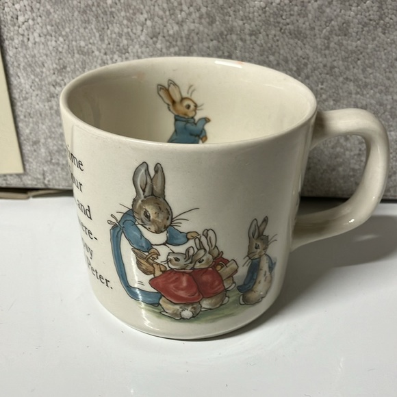 Peter rabbit nursery set by Wedgwood - Picture 8 of 12